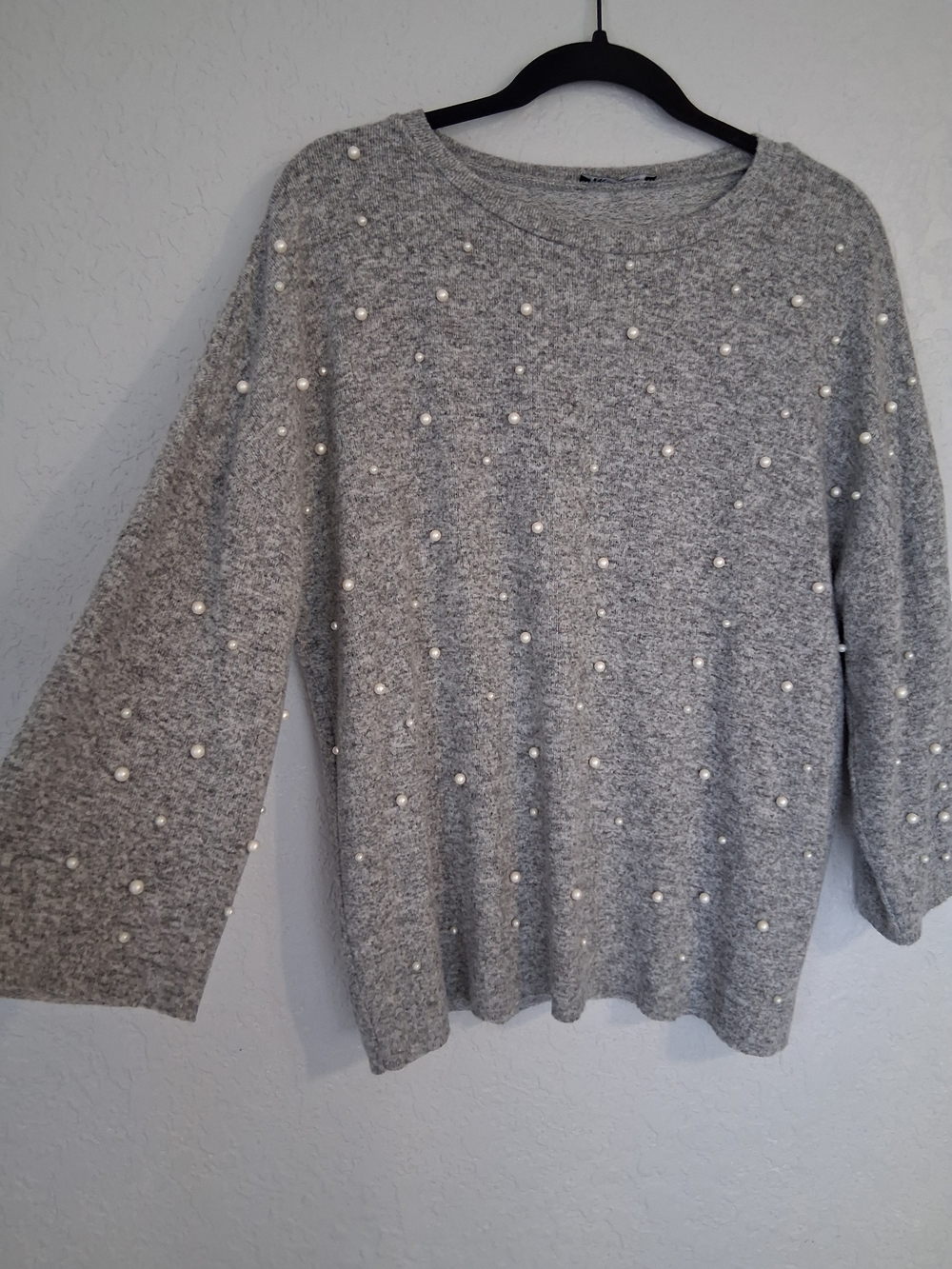 Zara Pearl Embellished Sweater Grey PearlcorPearl-Embellished Grey Knit Sweater